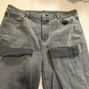 American Eagle Dark Wash Mom Jean Relaxed Fit